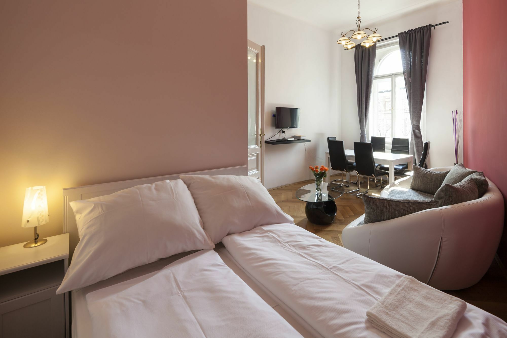 Capital Apartments Прага Экстерьер фото