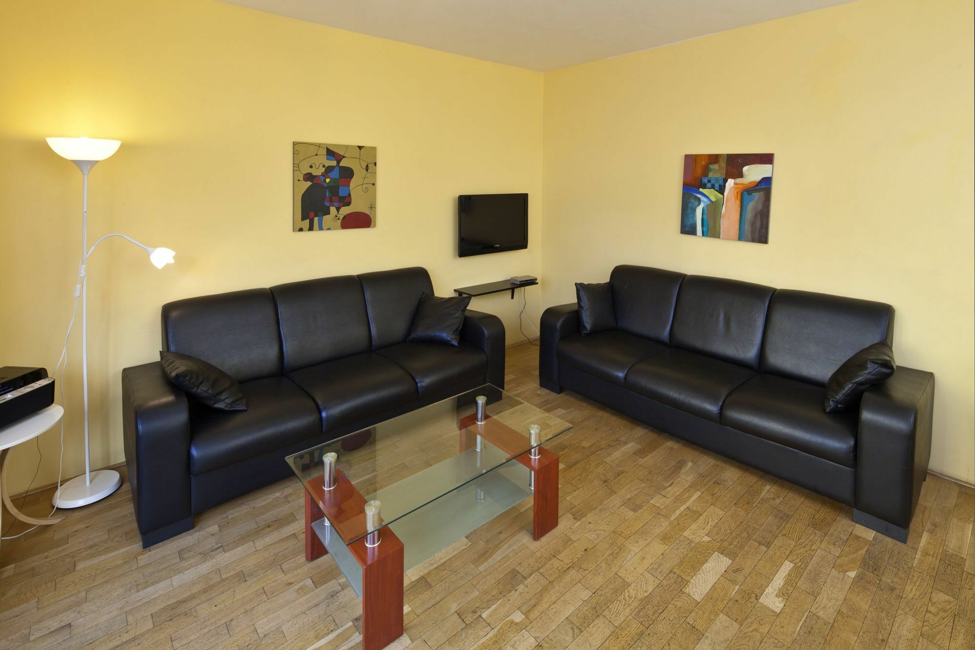 Capital Apartments Прага Экстерьер фото
