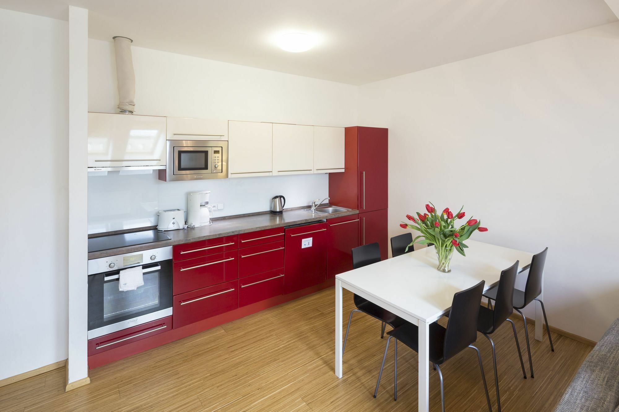 Capital Apartments Прага Экстерьер фото