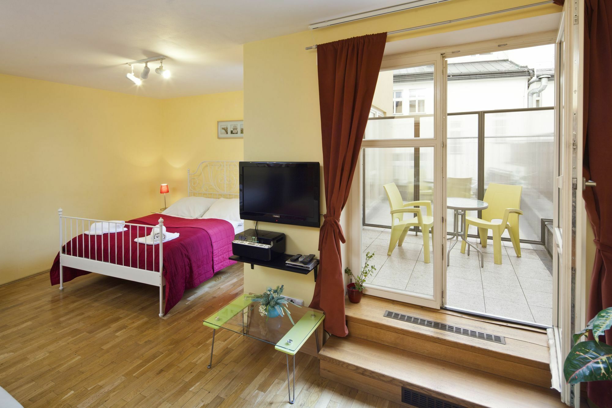 Capital Apartments Прага Экстерьер фото