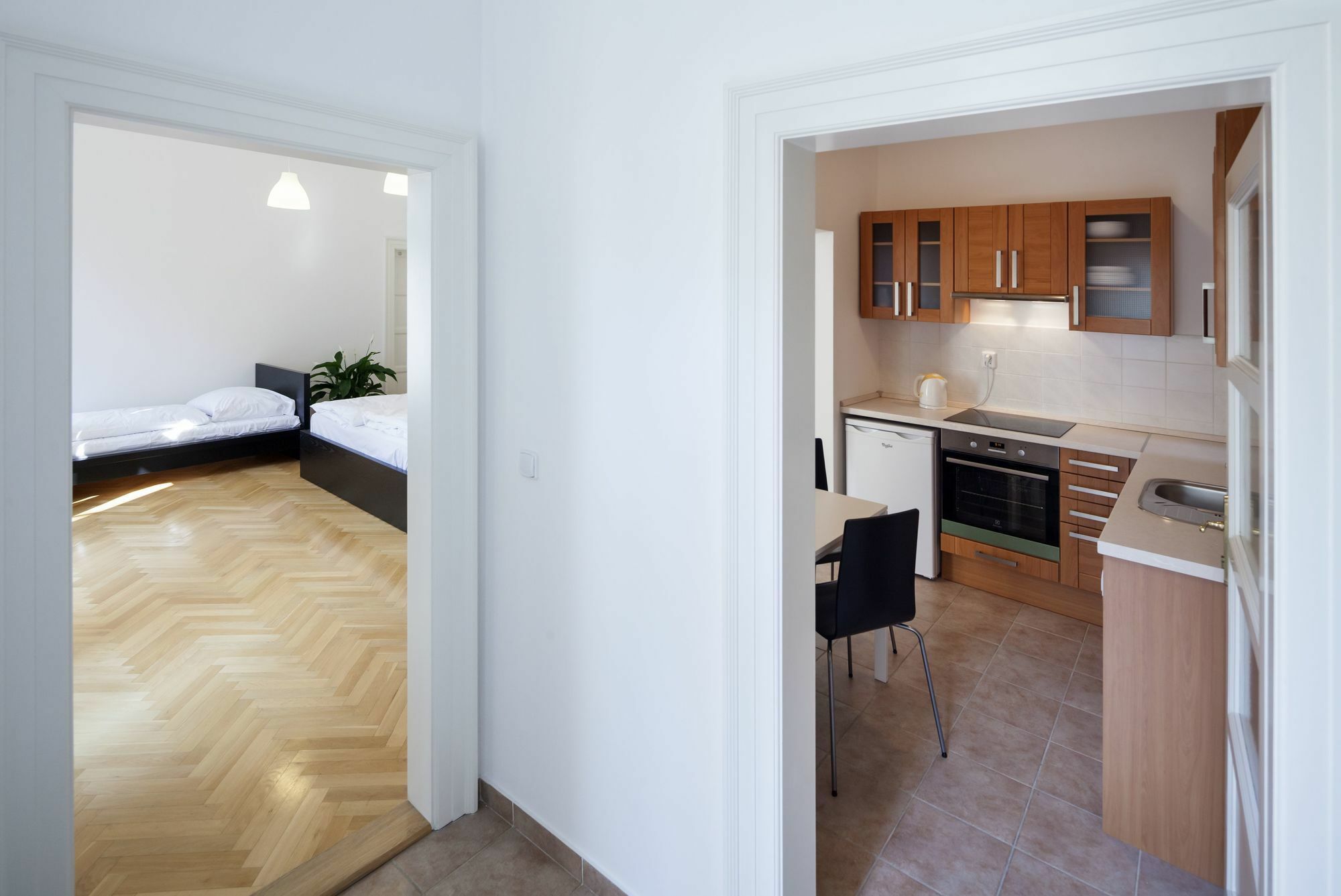 Capital Apartments Прага Экстерьер фото