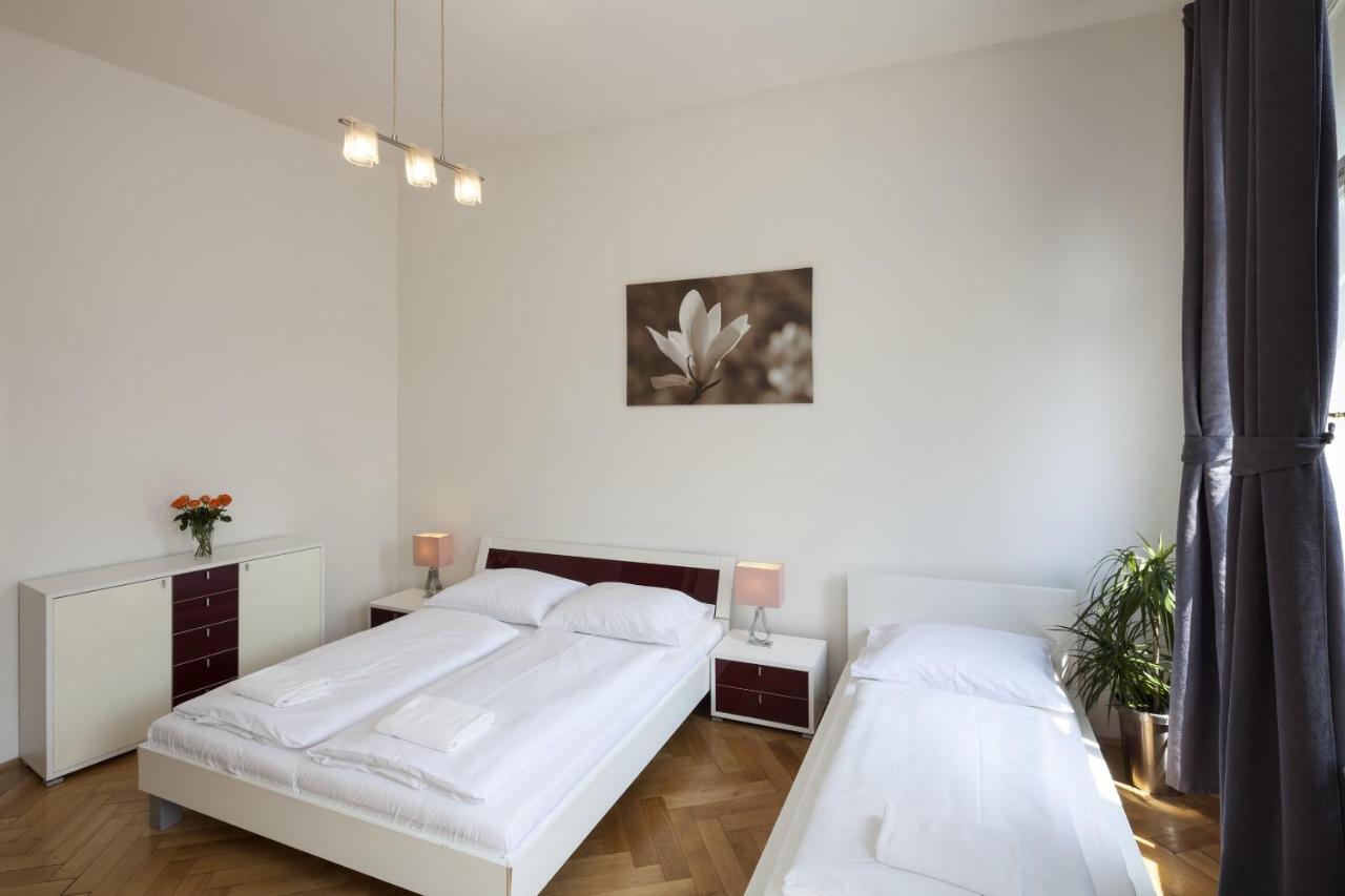 Capital Apartments Прага Экстерьер фото